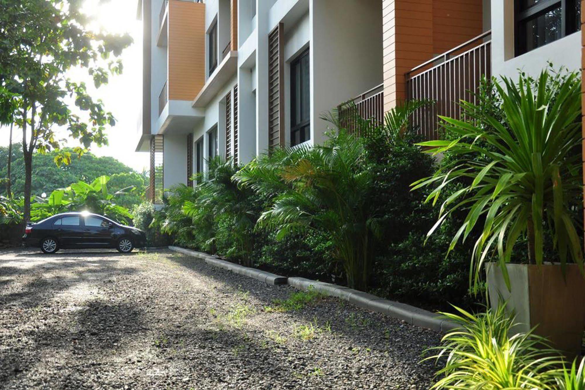Dusit Naka Place Phuket Buitenkant foto